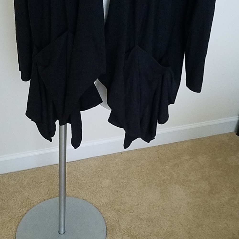 Thin black sweater - Picture 2 of 3